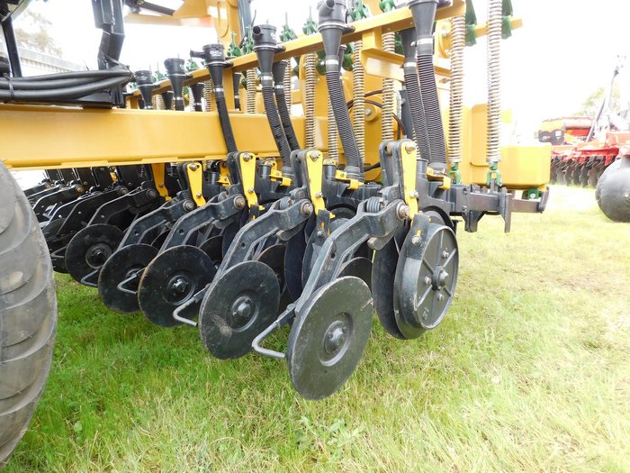 0 SERAFIN PASTURE KING 6M DOUBLE DISC SEEDER NEW YELLOW