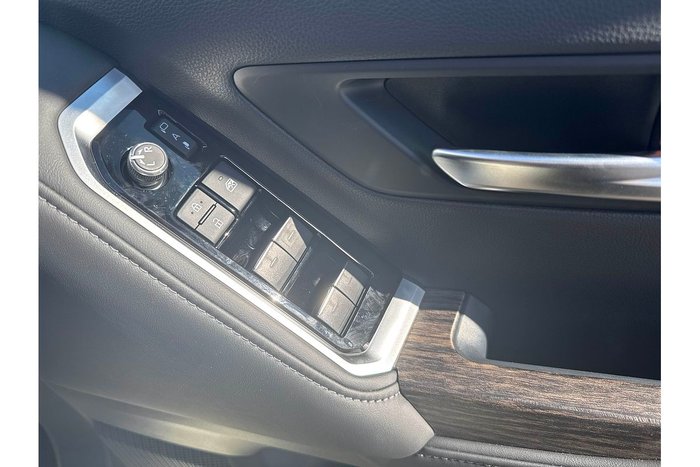 2025 Toyota Landcruiser VX