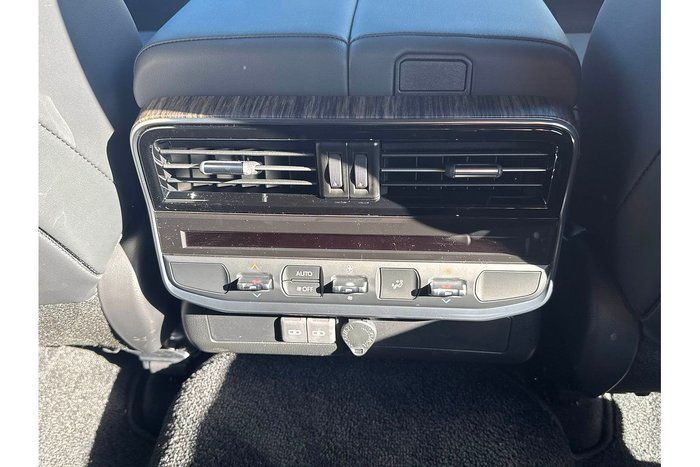 2025 Toyota Landcruiser VX