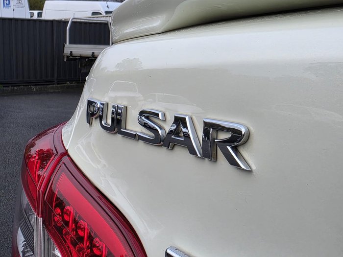 2013 Nissan Pulsar Ti B17 Diamond White