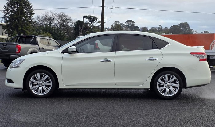 2013 Nissan Pulsar Ti B17 Diamond White