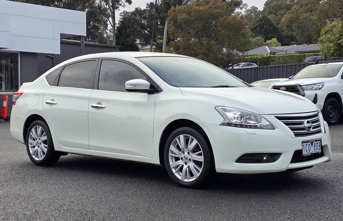 2013 Nissan Pulsar Ti B17 Diamond White
