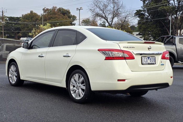 2013 Nissan Pulsar Ti B17 Diamond White