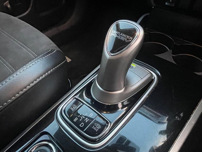 2019 Mitsubishi Outlander PHEV ES