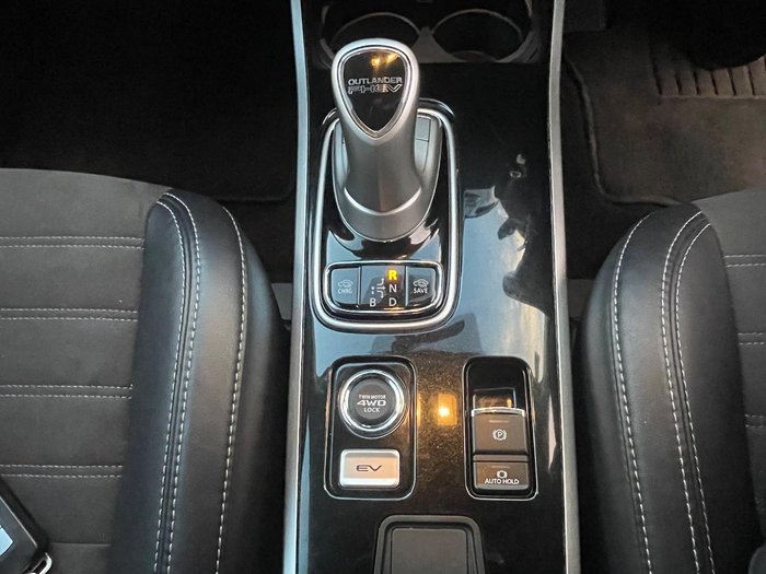 2019 Mitsubishi Outlander PHEV ES