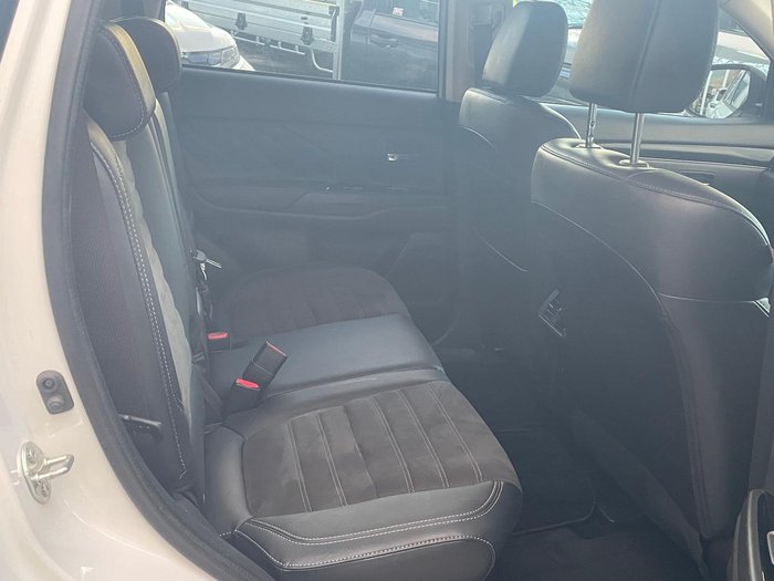2019 Mitsubishi Outlander PHEV ES