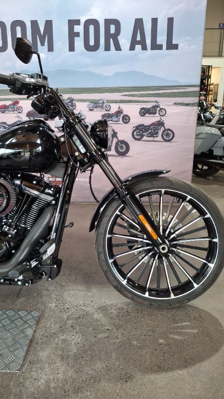 2025 Harley-davidson FXBR BREAKOUT (117) Vivid Black