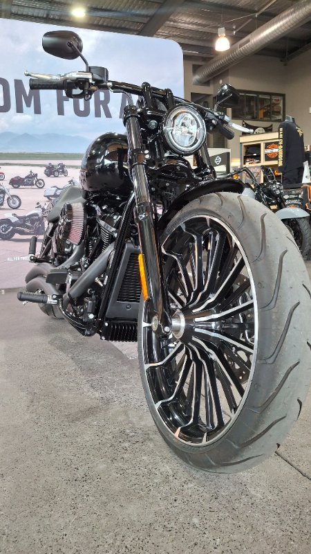 2025 Harley-davidson FXBR BREAKOUT (117) Vivid Black