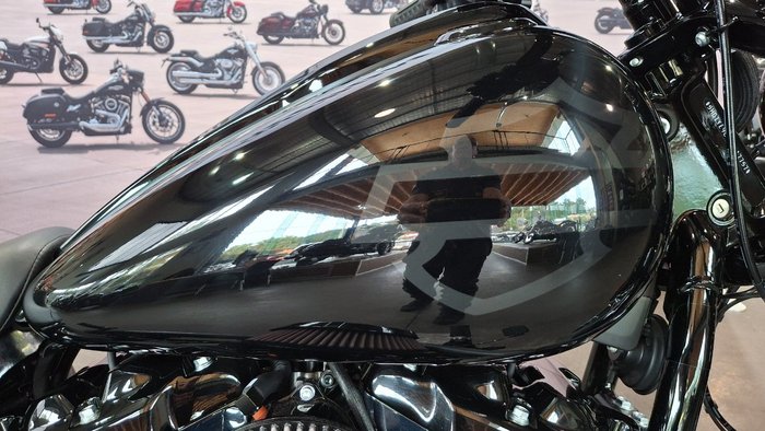 2025 Harley-davidson FXBR BREAKOUT (117) Vivid Black