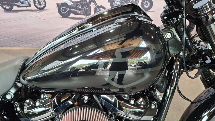 2025 Harley-davidson FXBR BREAKOUT (117) Vivid Black