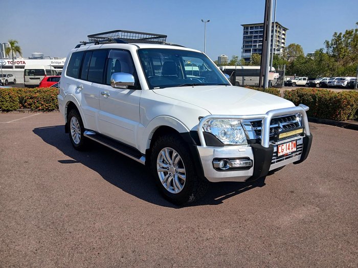 2016 Mitsubishi Pajero GLS