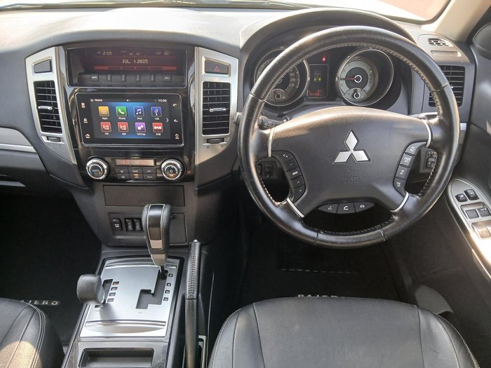 2016 Mitsubishi Pajero GLS
