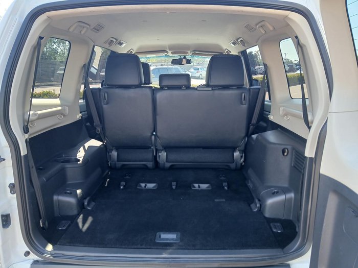 2016 Mitsubishi Pajero GLS