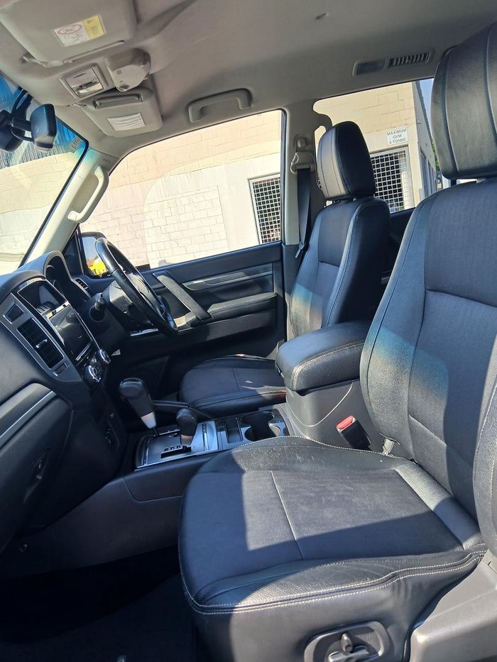 2016 Mitsubishi Pajero GLS