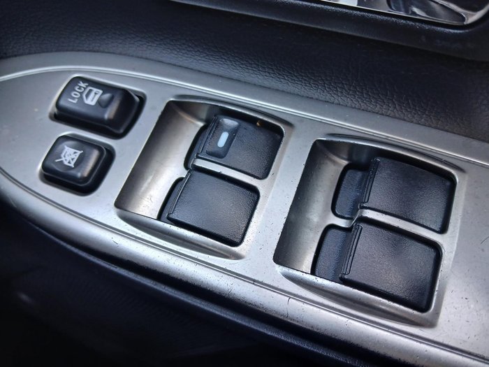 2016 Mitsubishi Pajero GLS