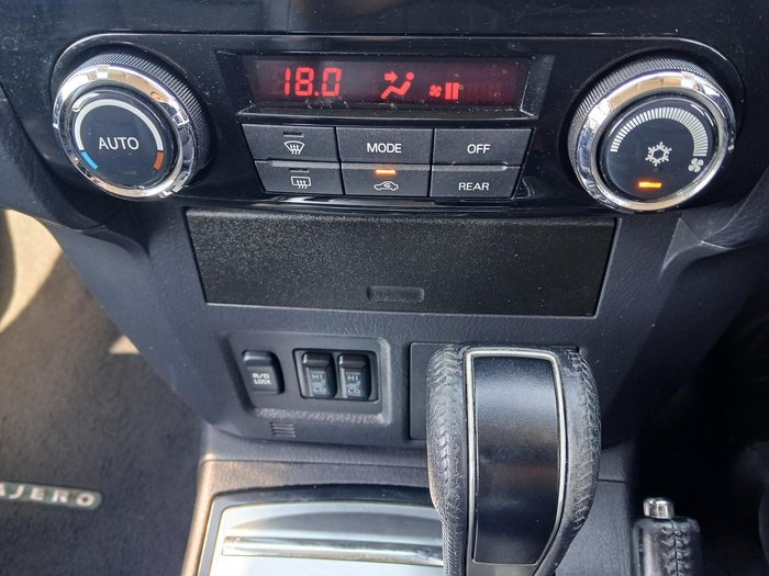 2016 Mitsubishi Pajero GLS