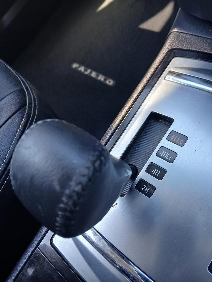 2016 Mitsubishi Pajero GLS