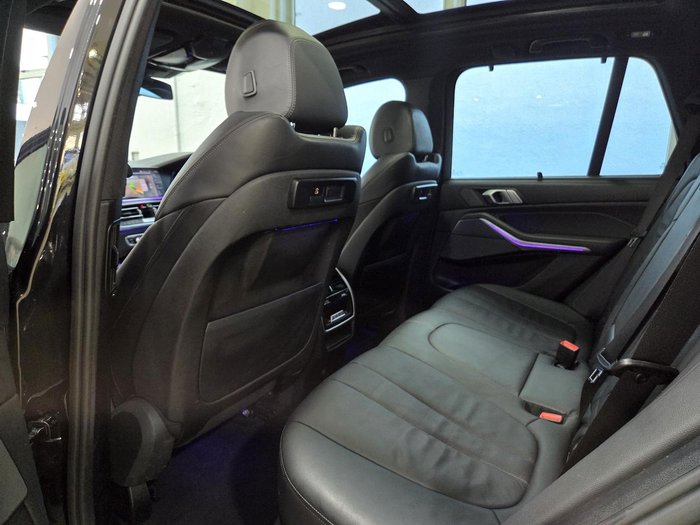 2020 BMW X5 M50i