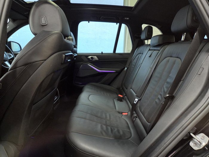 2020 BMW X5 M50i