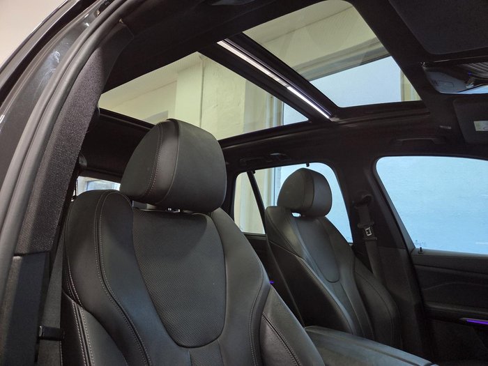 2020 BMW X5 M50i