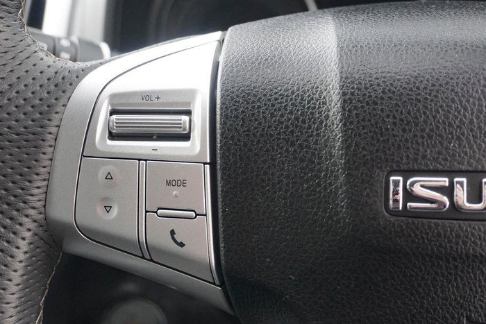 2020 Isuzu MU-X LS-T