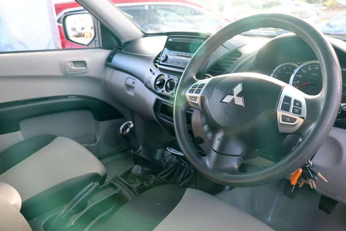 2015 Mitsubishi Triton GLX