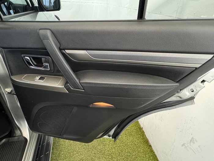 2020 Mitsubishi Pajero GLX