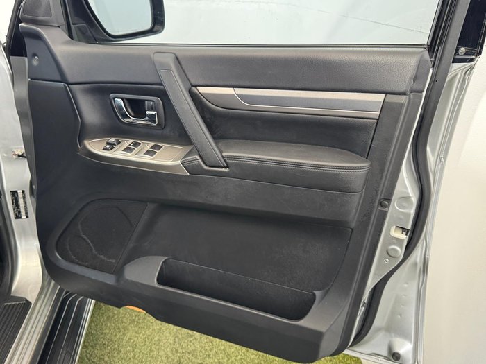 2020 Mitsubishi Pajero GLX
