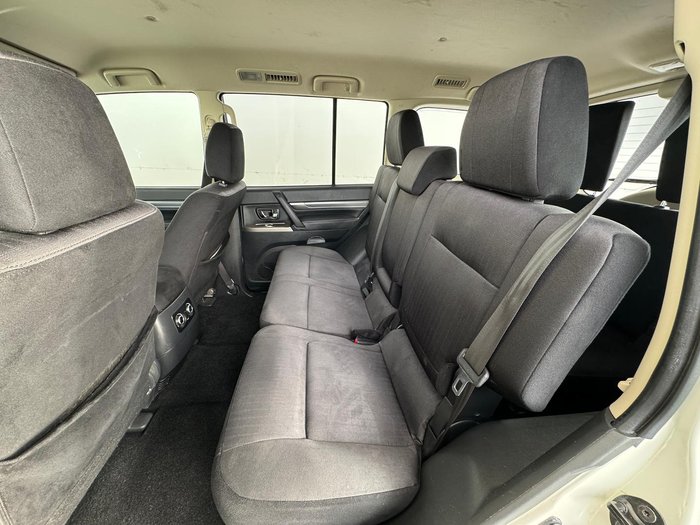 2020 Mitsubishi Pajero GLX
