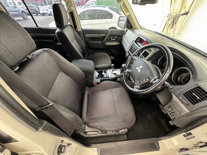 2020 Mitsubishi Pajero GLX