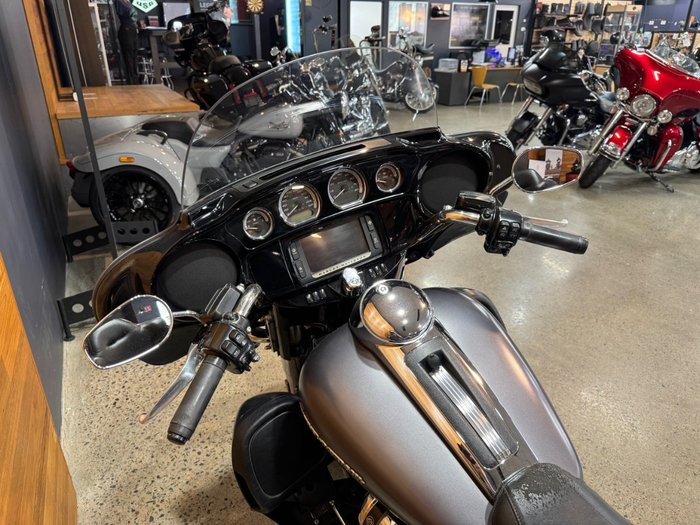 2017 Harley-davidson FLHTK ULTRA LIMITED Silver