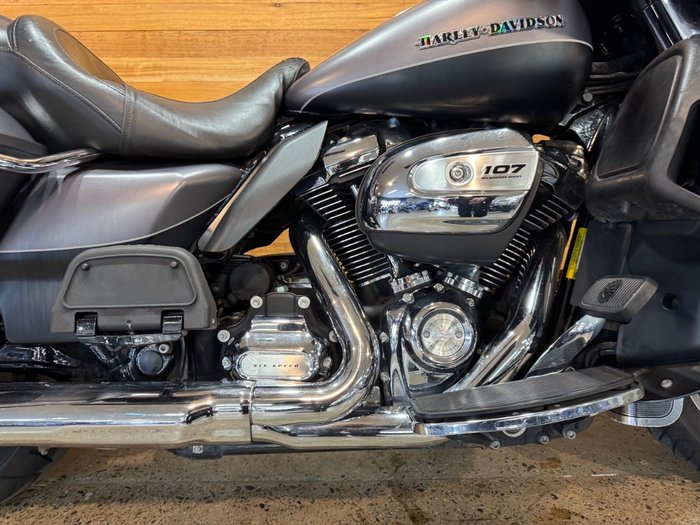 2017 Harley-davidson FLHTK ULTRA LIMITED Silver
