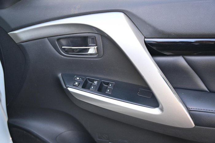 2016 Mitsubishi Pajero Sport GLS