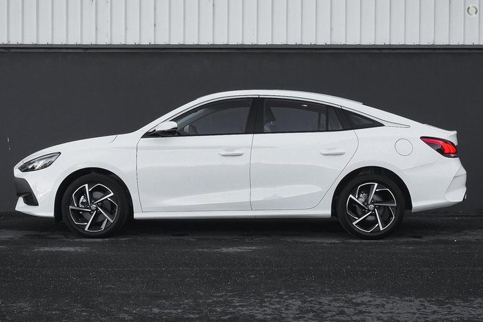 2024 MG MG5 Essence MY24 Dover White
