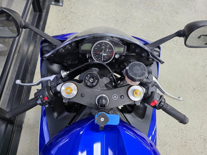 2016 Yamaha YZF-R6 BLUE