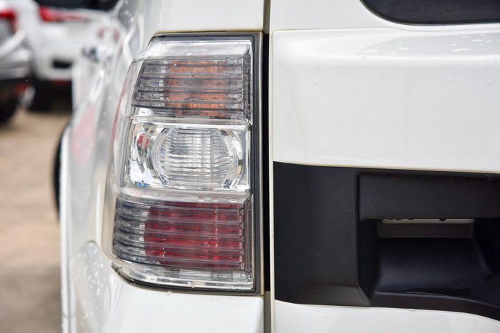 2017 Mitsubishi Pajero GLX