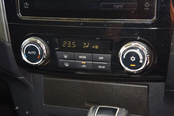 2017 Mitsubishi Pajero GLX