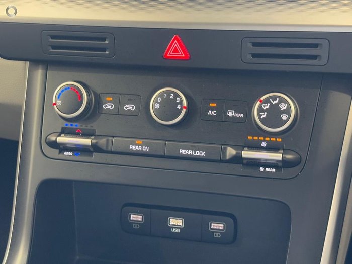 2023 Kia Carnival S