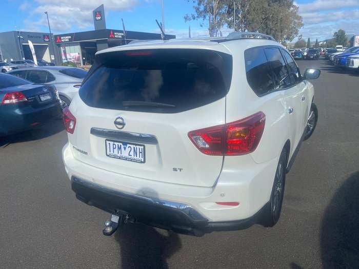 2019 Nissan Pathfinder ST