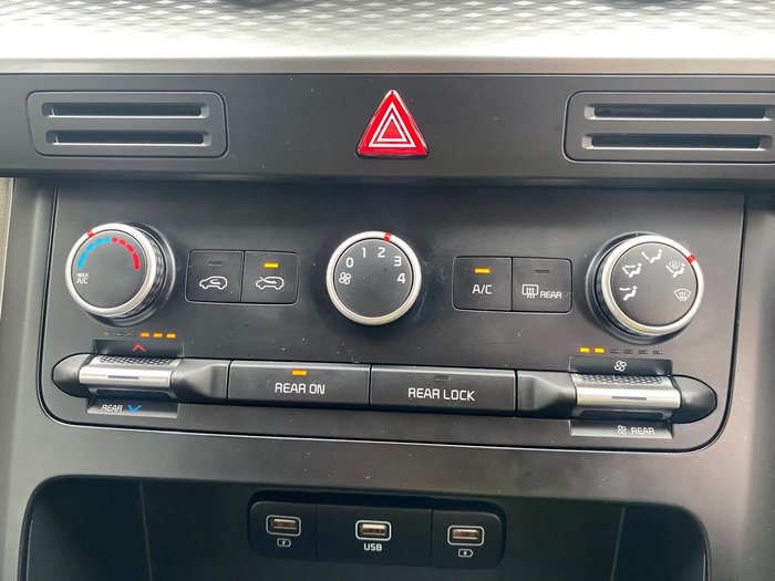 2021 Kia Carnival S