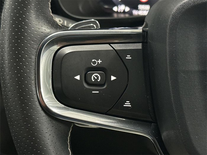 2020 Volvo XC40 T5 R-Design