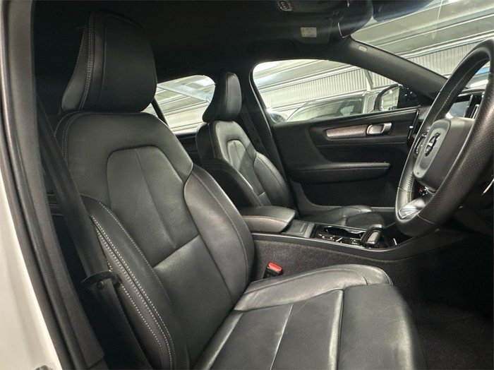 2020 Volvo XC40 T5 R-Design