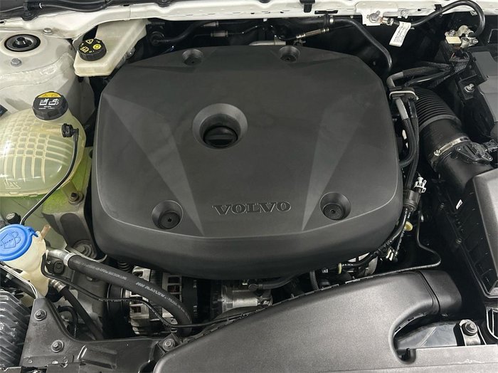 2020 Volvo XC40 T5 R-Design