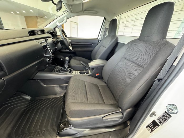 2024 Toyota Hilux SR