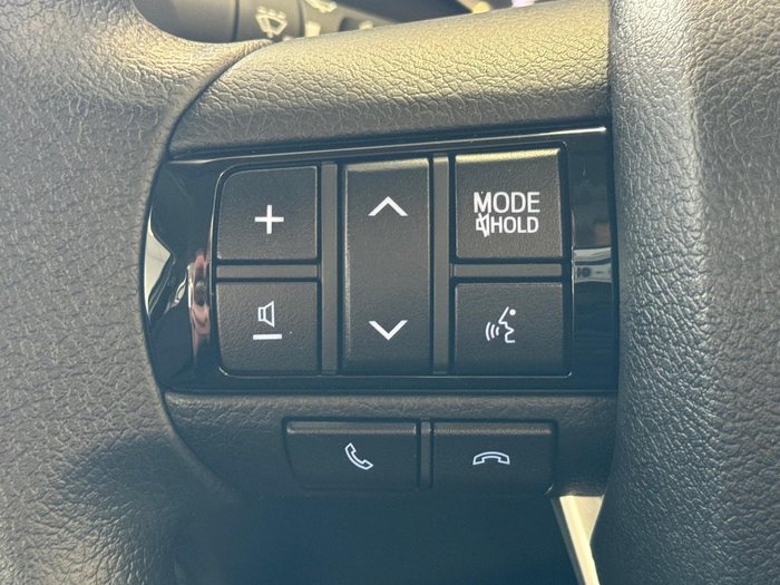 2024 Toyota Hilux SR