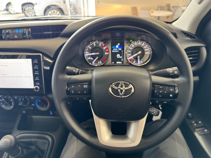 2024 Toyota Hilux SR