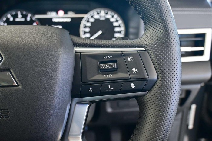 2024 Mitsubishi Outlander LS