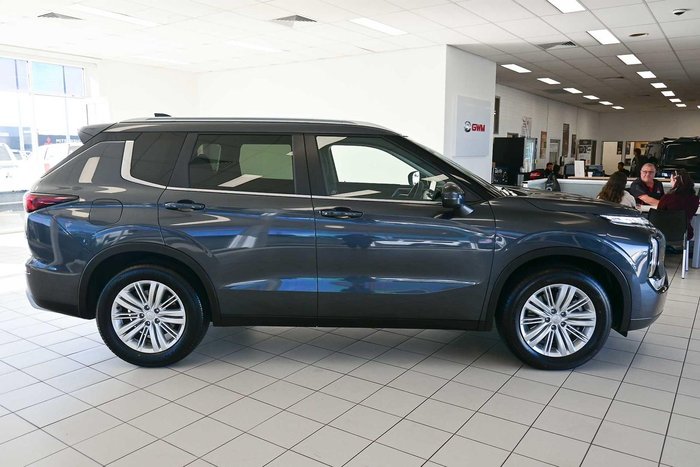 2024 Mitsubishi Outlander LS
