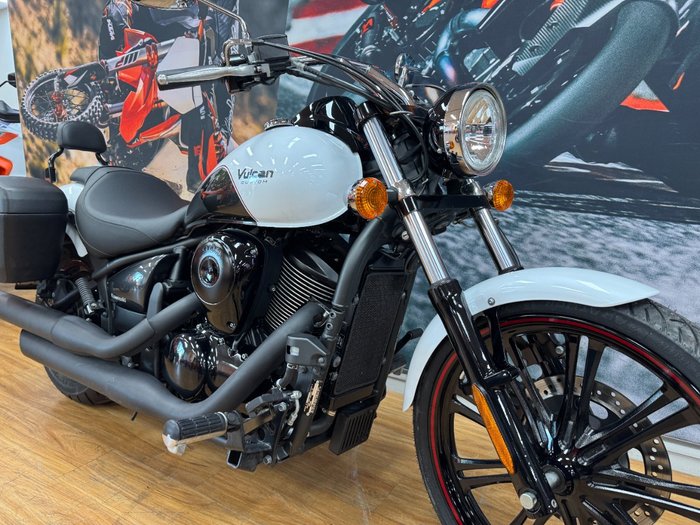 2016 Kawasaki VULCAN 900 CUSTOM WHITE