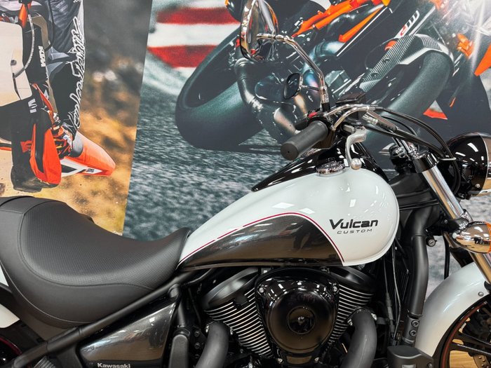 2016 Kawasaki VULCAN 900 CUSTOM WHITE